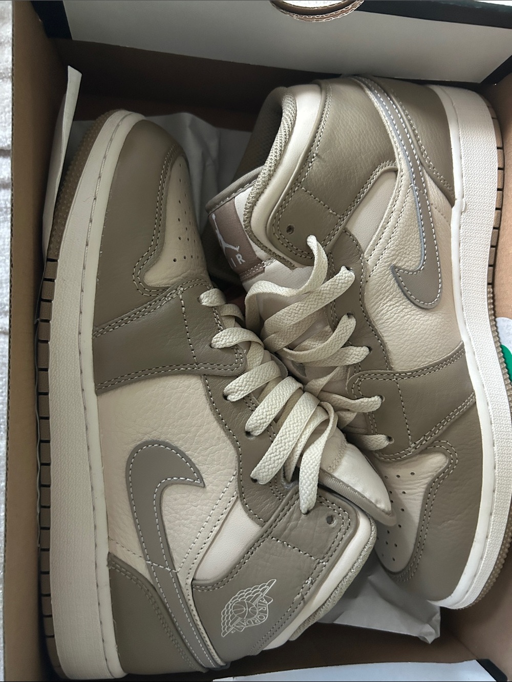 Jordan youth High-Top Sneakers in Taupe and Cream